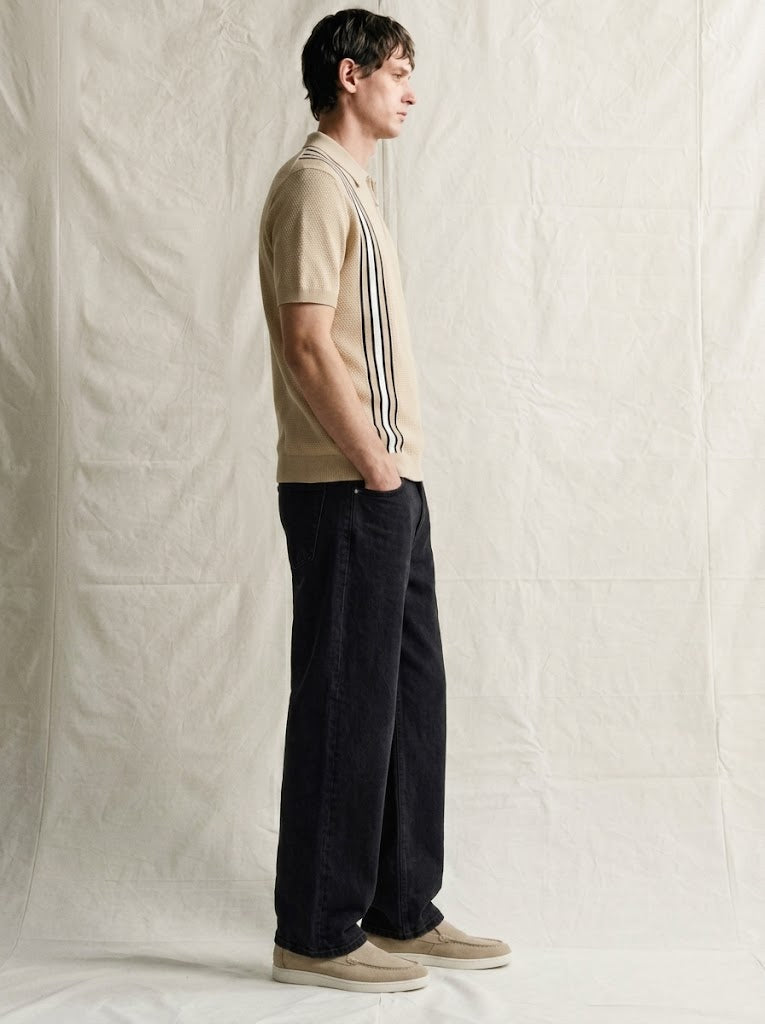 BLACK STRAIGHT LEG JEANS