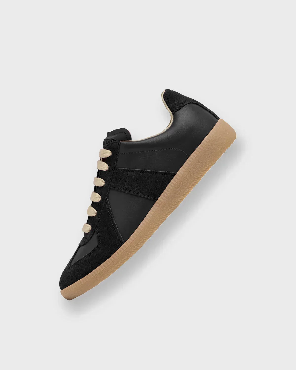 AVREND SNEAKER